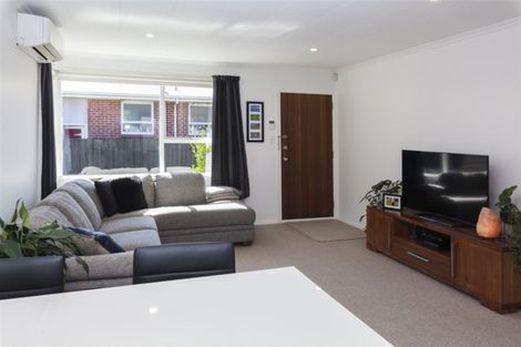 Photo of property in 96b Crofton Road, Harewood, Christchurch, 8051