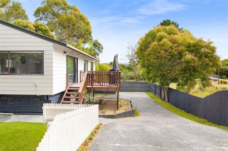 Photo of property in 2/123 Millbrook Road, Sunnyvale, Auckland, 0612