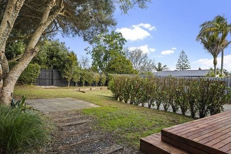 Photo of property in 5 Keats Place, Blockhouse Bay, Auckland, 0600