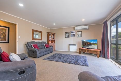 Photo of property in 11 Branigan Parade, Kelvin Grove, Palmerston North, 4414