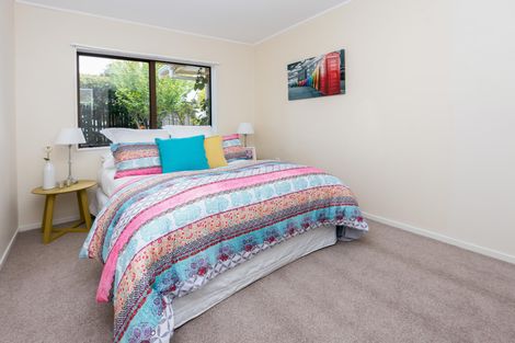 Photo of property in 2/2 Channing Crescent, Botany Downs, Auckland, 2010