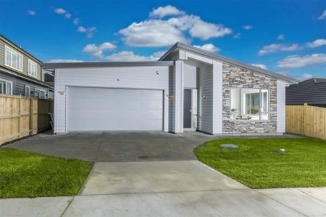 Photo of property in 39 Nobilo Road, Kumeu, 0810