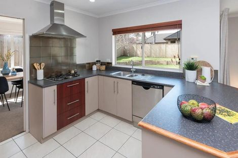Photo of property in 18 Lissleton Drive, East Tamaki, Auckland, 2013