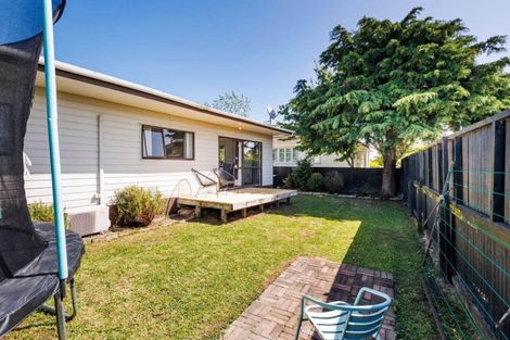 Photo of property in 18a Montrose Place, Takaro, Palmerston North, 4412