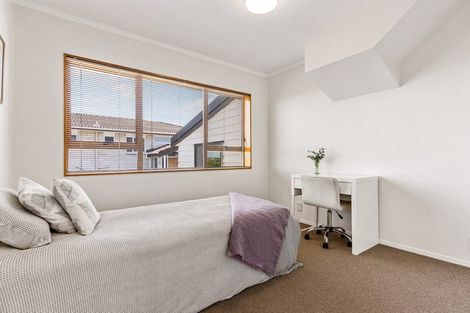 Photo of property in 8 Pounamu Place, Shelly Park, Auckland, 2014