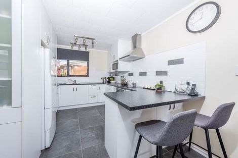 Photo of property in 30 Caribbean Drive, Unsworth Heights, Auckland, 0632