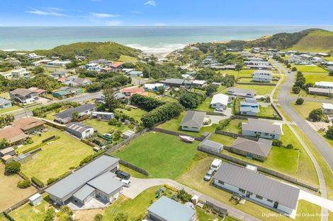 Photo of property in 13 Sunset Drive, Baylys Beach, 0377