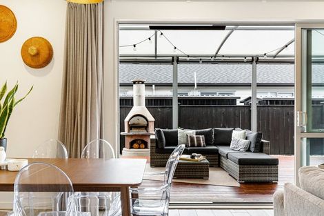 Photo of property in 9 Walter Ruddock Avenue, Kumeu, 0810