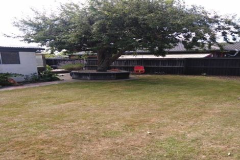 Photo of property in 87 Farquhars Road, Redwood, Christchurch, 8051