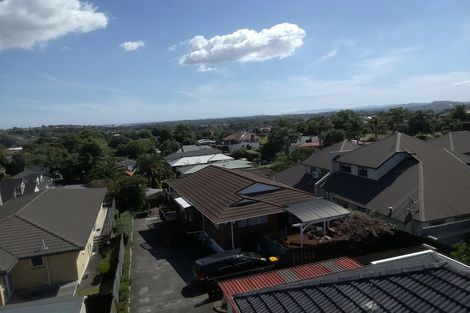 Photo of property in 30b Bleakhouse Road, Howick, Auckland, 2014