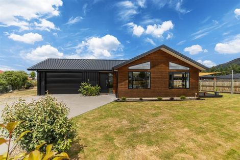 Photo of property in 3 Paradise Place, Lake Hawea, Wanaka, 9382