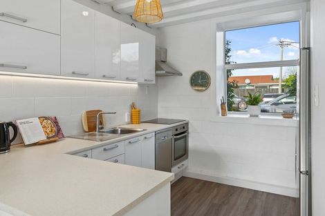 Photo of property in 1/107 Holly Road, St Albans, Christchurch, 8014