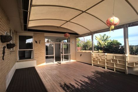 Photo of property in 9 Lorikeet Place, Unsworth Heights, Auckland, 0632