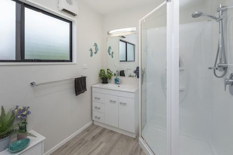 Photo of property in 84 Regency Crescent, Redwood, Christchurch, 8051