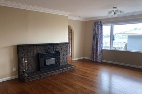 Photo of property in 213 Sturges Road, Henderson, Auckland, 0612