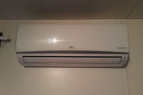 Photo of property in 1/15 Cyril Crescent, West Harbour, Auckland, 0618