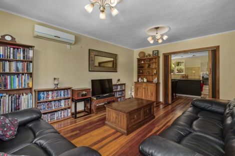 Photo of property in 59 Bird Grove, Stokes Valley, Lower Hutt, 5019