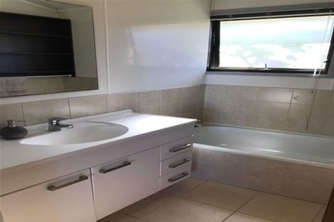 Photo of property in 12 Wesleydale Place, Papakura, 2110