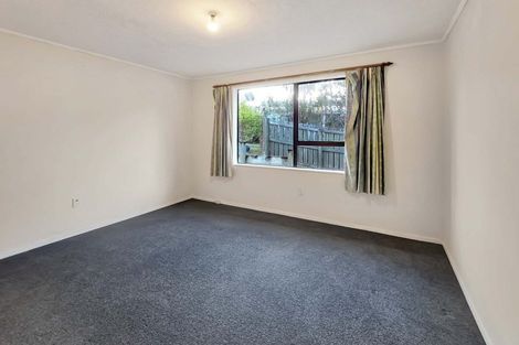 Photo of property in 5 Fenchurch Grove, Stokes Valley, Lower Hutt, 5019
