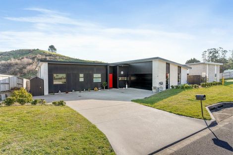 Photo of property in 15 Bob Carter Place, Welcome Bay, Tauranga, 3175