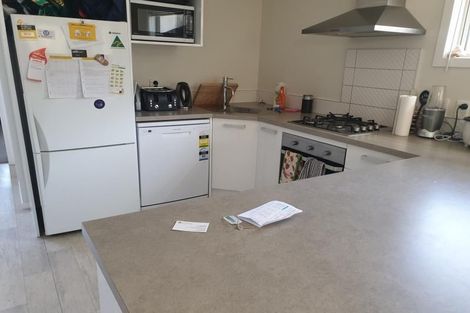 Photo of property in 2 Palm Grove, Berhampore, Wellington, 6023