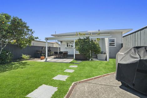 Photo of property in 118 Cutfield Road, Westown, New Plymouth, 4310