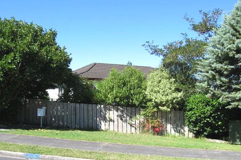 Photo of property in 1 Kayle Glen, West Harbour, Auckland, 0618