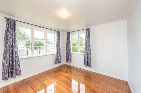 Photo of property in 104 Weraroa Road, Waverley, 4510