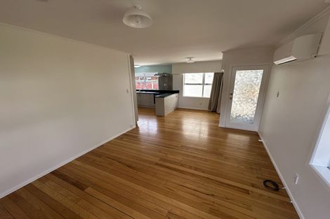 Photo of property in 2/8 Edgewater Drive, Pakuranga, Auckland, 2010