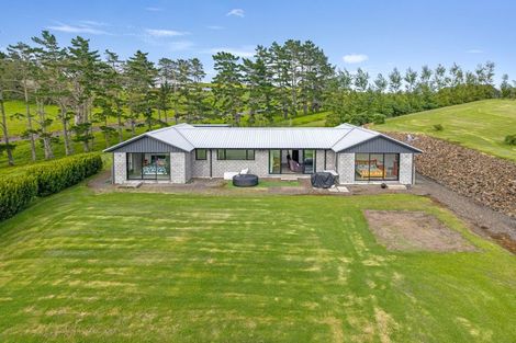 Photo of property in 4 Matahehe Lane, Tinopai, Matakohe, 0593