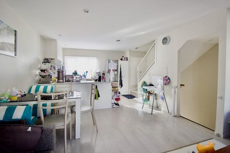 Photo of property in Lynn Park Terrace, 23/12 Ambrico Place, New Lynn, Auckland, 0600