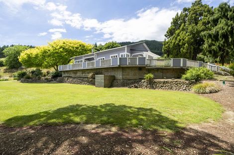 Photo of property in 353 North Manakau Road, Manakau, Levin, 5573