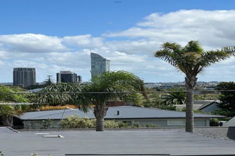 Photo of property in 276 Lake Road, Hauraki, Auckland, 0622