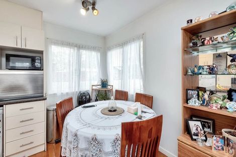 Photo of property in 5b Barbary Avenue, Kelston, Auckland, 0602