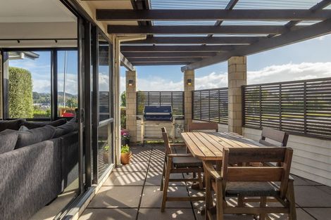 Photo of property in 2 Crater Close, Pyes Pa, Tauranga, 3112