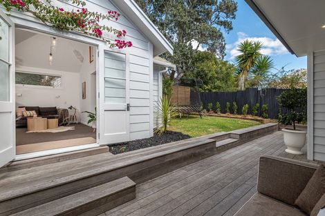 Photo of property in 15 Abbotsford Terrace, Devonport, Auckland, 0624