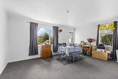 Photo of property in 1/139 Queens Drive, Lyall Bay, Wellington, 6022