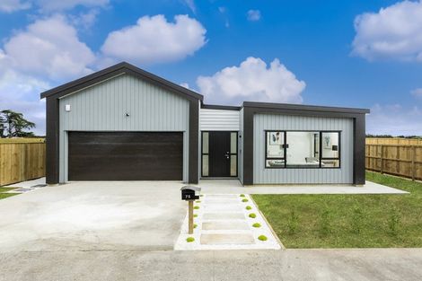 Photo of property in 75 Clarks Beach Road, Clarks Beach, 2122