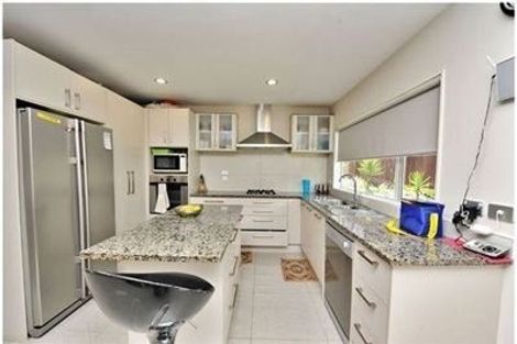 Photo of property in 79a Awaroa Road, Sunnyvale, Auckland, 0612