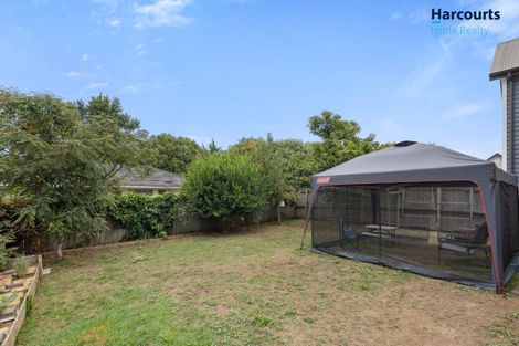 Photo of property in 11 Stitchbird Crescent, Papakura, 2110