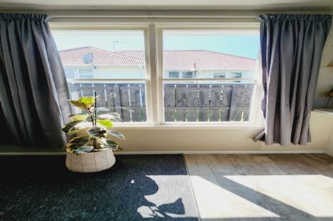 Photo of property in 8 Clifton Street, Bulls, 4818