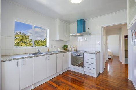 Photo of property in 21 View Road, Glenfield, Auckland, 0627
