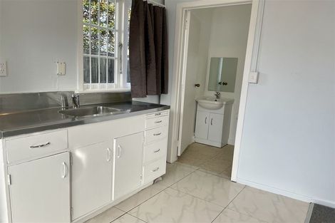 Photo of property in 165 Te Atatu Road, Te Atatu South, Auckland, 0610