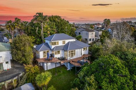 Photo of property in 34 Vermeer Place, West Harbour, Auckland, 0618