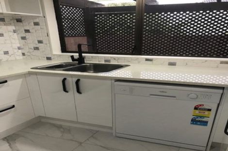 Photo of property in 2/27 Aberfeldy Avenue, Highland Park, Auckland, 2010