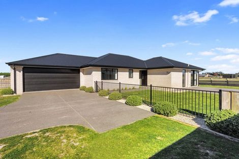 Photo of property in 32 Plover Avenue, Amberley, 7410