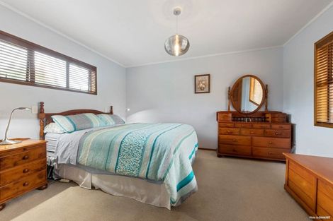 Photo of property in 22 Godley Road, Green Bay, Auckland, 0604