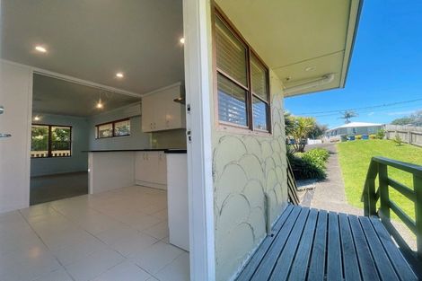 Photo of property in 1/9 Fuchsia Place, Birkdale, Auckland, 0626