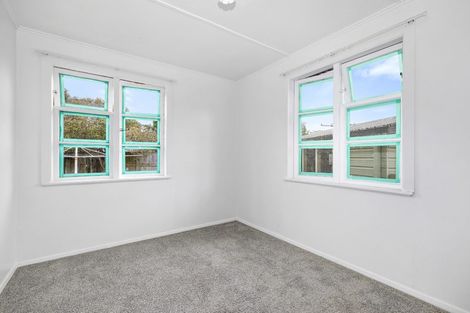 Photo of property in 8 Hughes Crescent, Taita, Lower Hutt, 5011