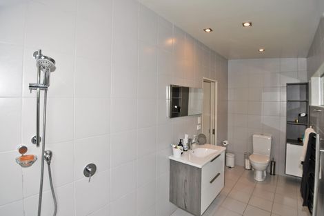 Photo of property in 20 Grand View Road, Leigh, 0985